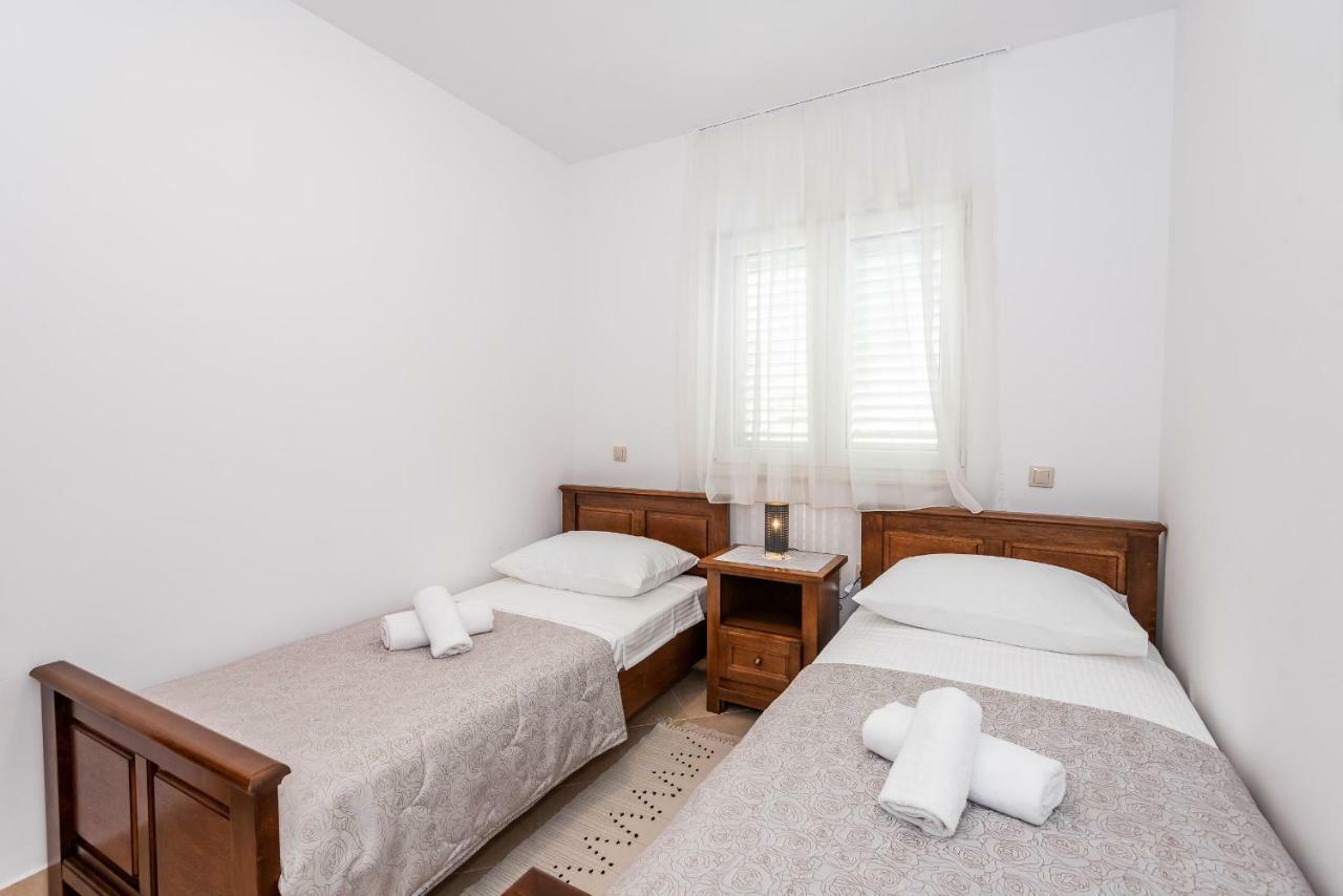 Apartmani Marina Klek Exterior photo